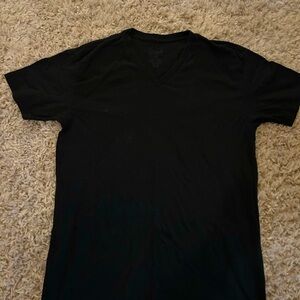 Selling a nice black Lee t shirt good for dressing cloths and etc